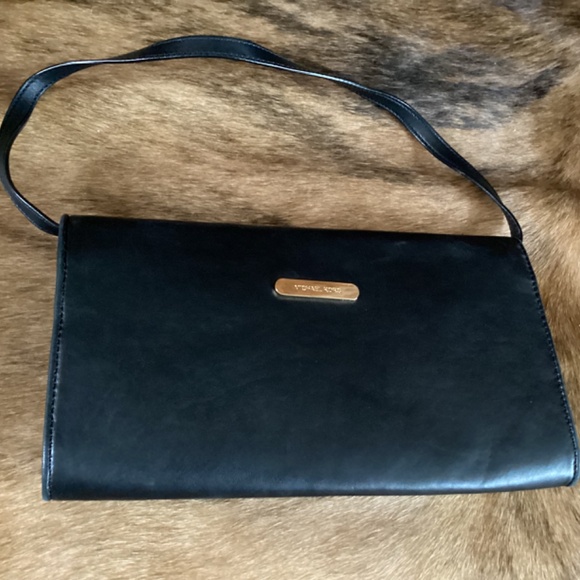 Michael Kors Oversized Id Black Leather Chain Clutch Handbag - Picture 2 of 7